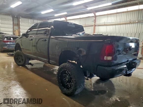 ✅ 2018 Ram 2500 Laramie • VIN: 3C6UR5FL7JG369285 • Лот: 92644435. Опубликован ранее на Copart с пробегом 74 414 миль. Бесплатный доступ к архиву аукционных продаж из США и подробный отчёт об истории автомобиля на DreamBid. Изображение 2.