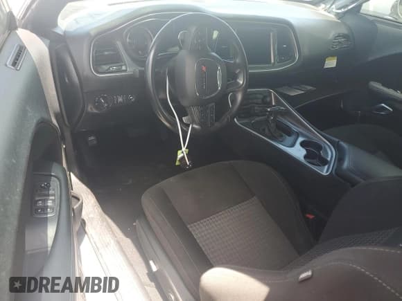 ✅ 2020 Dodge Challenger R/T Scat Pack • VIN: 2C3CDZFJ3LH226947 • Lot: 57399184. Wystawiony na Copart z przebiegiem 29 350 mil. Bezpłatny archiwum sprzedaży aukcyjnych z USA i szczegółowy raport historii pojazdu na DreamBid. Zdjęcie 8.