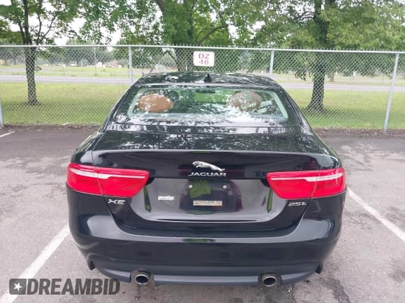 ✅ 2017 Jaguar XE 25t Premium • VIN: SAJAD4BG0HA972053 • Lot: 42728549. Wystawiony na IAAI z przebiegiem 69 187 mil. Bezpłatny archiwum sprzedaży aukcyjnych z USA i szczegółowy raport historii pojazdu na DreamBid. Zdjęcie 16.