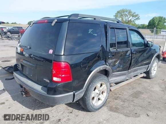 ✅ 2005 Ford Explorer XLT • VIN: 1FMZU73K85UB37300 • Lot: 42341612. Listed on IAAI with 237,695 mi. Free auction sales archive from the USA and detailed vehicle history report at DreamBid. Image 4.