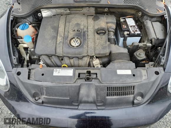 ✅ 2013 Volkswagen Beetle 2.5L • VIN: 3VWJP7AT0DM689376 • Lot: 90029585. Wystawiony na Copart z przebiegiem Nie podano. Bezpłatny archiwum sprzedaży aukcyjnych z USA i szczegółowy raport historii pojazdu na DreamBid. Zdjęcie 11.