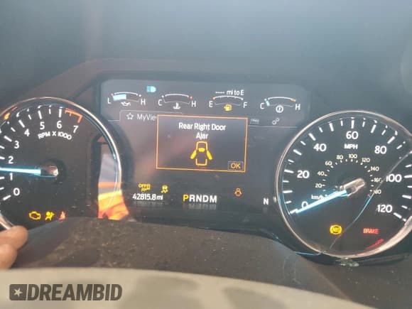 ✅ 2021 Ford Expedition Max XLT • VIN: 1FMJK1JT8MEA70900 • Lot: 68252545. Listed on Copart with 42,815 mi. Free auction sales archive from the USA and detailed vehicle history report at DreamBid. Image 9.