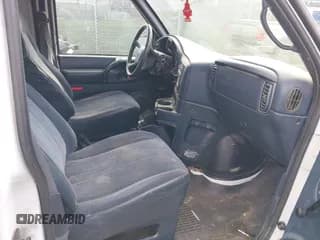 ✅ 2002 Chevrolet Astro Cargo • VIN: 1GCDM19XX2B132461 • Lot: 43722329. Listed on IAAI with 158,571 mi. Free auction sales archive from the USA and detailed vehicle history report at DreamBid. Image 5.