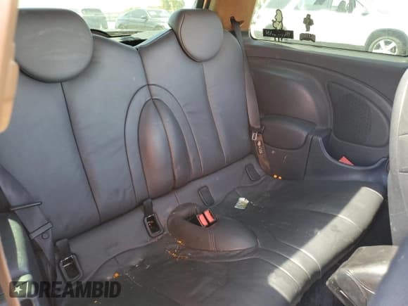 ✅ 2004 MINI Hardtop S • VIN: WMWRE33454TD78702 • Lot: 61276765. Listed on Copart with 192,445 mi. Free auction sales archive from the USA and detailed vehicle history report at DreamBid. Image 10.