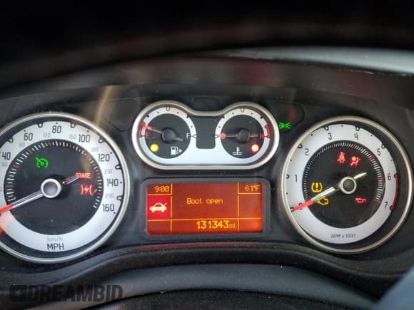 ✅ 2014 FIAT 500L Easy • VIN: ZFBCFABH4EZ023856 • Lot: 76285024. Listed on Copart with 131,343 mi. Free auction sales archive from the USA and detailed vehicle history report at DreamBid. Image 9.