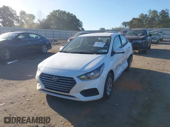 2019 Hyundai Accent SE z VIN 3KPC24A30KE042153, wystawiony jako IAAI lot #43367466 z przebiegiem 114 895 mil mil oraz . Historia ofert i sprzedaży dostępna na DreamBid. Obrazek 2.