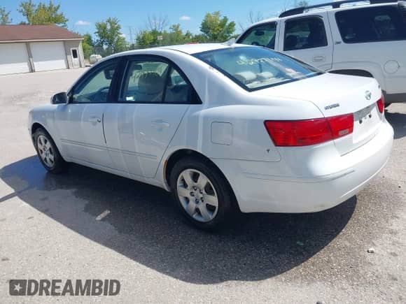 2010 Hyundai Sonata GLS с VIN 5NPET4AC7AH603433, выставлен на аукционе IAAI как лот 42977104 с пробегом 286 382 миль миль и . История ставок и продаж доступна на DreamBid. Изображение 3.