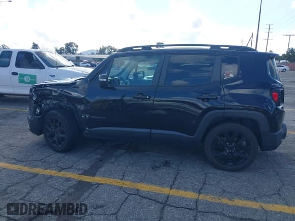✅ 2018 Jeep Renegade Latitude • VIN: ZACCJABB0JPJ67692 • Lot: 43728365. Wystawiony na IAAI z przebiegiem 94 163 mil. Bezpłatny archiwum sprzedaży aukcyjnych z USA i szczegółowy raport historii pojazdu na DreamBid. Zdjęcie 14.
