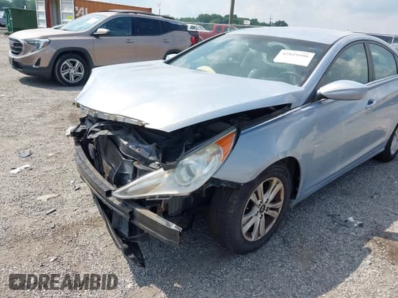 ✅ 2011 Hyundai Sonata GLS • VIN: 5NPEB4AC5BH022937 • Lot: 42829596. Listed on IAAI with 193,507 mi. Free auction sales archive from the USA and detailed vehicle history report at DreamBid. Image 6.