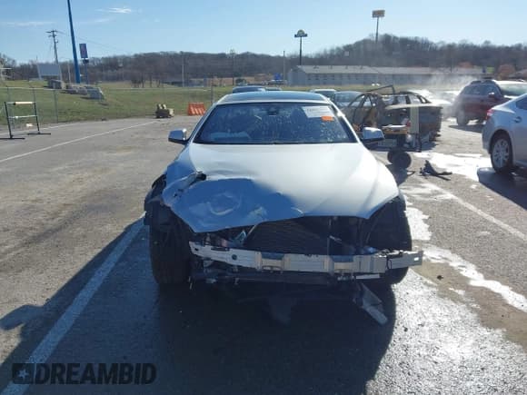 ✅ 2015 BMW 6 Series 640i xDrive • VIN: WBA6B8C52FD453433 • Lot: 41805317. Wystawiony na IAAI z przebiegiem 138 685 mil. Bezpłatny archiwum sprzedaży aukcyjnych z USA i szczegółowy raport historii pojazdu na DreamBid. Zdjęcie 12.