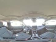 ✅ 2024 Toyota Corolla Cross XLE • VIN: 7MUDAAAG7RV082616 • Лот: 84710335. Опубликован ранее на Copart с пробегом 17 282 миль. Бесплатный доступ к архиву аукционных продаж из США и подробный отчёт об истории автомобиля на DreamBid. Изображение 15.