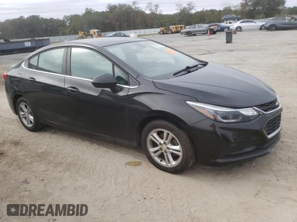 ✅ 2018 Chevrolet Cruze LT • VIN: 1G1BE5SM2J7121766 • Лот: 68550622. Опубликован ранее на Copart с пробегом 99 202 миль. Бесплатный доступ к архиву аукционных продаж из США и подробный отчёт об истории автомобиля на DreamBid. Изображение 4.