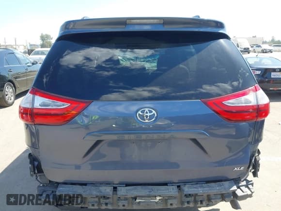 ✅ 2017 Toyota Sienna XLE Auto Access Seat • VIN: 5TDYZ3DC7HS854846 • Lot: 43089936. Listed on IAAI with 135,322 mi. Free auction sales archive from the USA and detailed vehicle history report at DreamBid. Image 17.