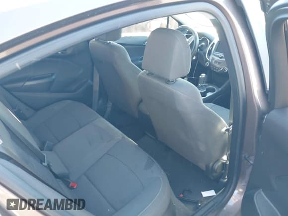 ✅ 2019 Chevrolet Cruze LS • VIN: 1G1BC5SMXK7126656 • Lot: 43546090. Listed on IAAI with 87,531 mi. Free auction sales archive from the USA and detailed vehicle history report at DreamBid. Image 8.