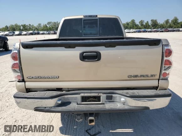 ✅ 2005 Chevrolet Silverado 1500 LS • VIN: 2GCEC19T751147444 • Лот: 75686094. Опубликован ранее на Copart с пробегом 241 630 миль. Бесплатный доступ к архиву аукционных продаж из США и подробный отчёт об истории автомобиля на DreamBid. Изображение 6.