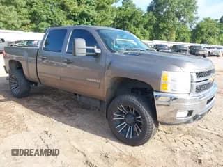 ✅ 2014 Chevrolet Silverado 2500HD LT • VIN: 1GC1KXC86EF125193 • Lot: 42725344. Wystawiony na IAAI z przebiegiem 154 794 mil. Bezpłatny archiwum sprzedaży aukcyjnych z USA i szczegółowy raport historii pojazdu na DreamBid. Zdjęcie 1.