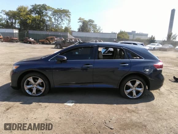 ✅ 2015 Toyota Venza XLE • VIN: 4T3ZK3BB9FU072238 • Lot: 40346175. Listed on IAAI with 67,071 mi. Free auction sales archive from the USA and detailed vehicle history report at DreamBid. Image 14.