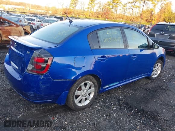 ✅ 2011 Nissan Sentra S • VIN: 3N1AB6AP3BL642315 • Lot: 41096120. Wystawiony na IAAI z przebiegiem Nie podano. Bezpłatny archiwum sprzedaży aukcyjnych z USA i szczegółowy raport historii pojazdu na DreamBid. Zdjęcie 4.