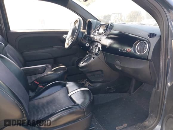 ✅ 2017 FIAT 500e • VIN: 3C3CFFGE1HT609228 • Лот: 42102842. Опубликован ранее на IAAI с пробегом 63 673 миль. Бесплатный доступ к архиву аукционных продаж из США и подробный отчёт об истории автомобиля на DreamBid. Изображение 5.