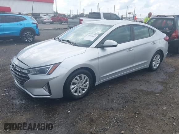 ✅ 2019 Hyundai Elantra SE • VIN: 5NPD74LF2KH474221 • Lot: 42503083. Listed on IAAI with 134,271 mi. Free auction sales archive from the USA and detailed vehicle history report at DreamBid. Image 17.