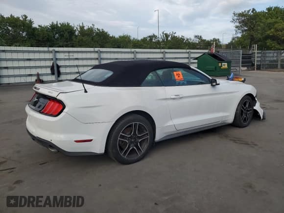 ✅ 2018 Ford Mustang EcoBoost Premium • VIN: 1FATP8UH0J5115392 • Lot: 91932995. Wystawiony na Copart z przebiegiem Nie podano. Bezpłatny archiwum sprzedaży aukcyjnych z USA i szczegółowy raport historii pojazdu na DreamBid. Zdjęcie 3.