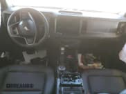 ✅ 2025 Ford Bronco Badlands • VIN: 1FMEE9BP6SLA68497 • Lot: 57656665. Wystawiony na Copart z przebiegiem Nie podano. Bezpłatny archiwum sprzedaży aukcyjnych z USA i szczegółowy raport historii pojazdu na DreamBid. Zdjęcie 8.