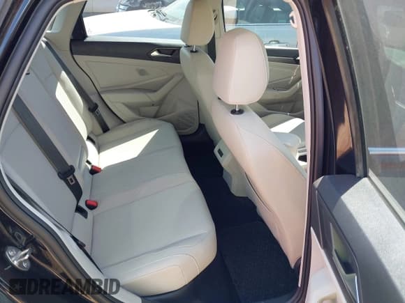 ✅ 2020 Volkswagen Jetta SEL • VIN: 3VWE57BU8LM083031 • Лот: 43027934. Опубликован ранее на IAAI с пробегом 80 247 миль. Бесплатный доступ к архиву аукционных продаж из США и подробный отчёт об истории автомобиля на DreamBid. Изображение 8.