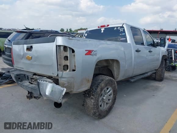 ✅ 2014 Chevrolet Silverado 2500HD LT • VIN: 1GC1KXE82EF145437 • Lot: 42394046. Listed on IAAI with 393,771 mi. Free auction sales archive from the USA and detailed vehicle history report at DreamBid. Image 4.