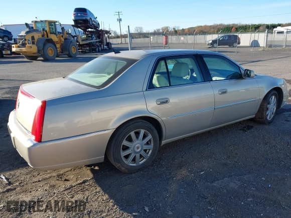 ✅ 2008 Cadillac DTS 1SC • VIN: 1G6KD57Y38U159687 • Lot: 43626629. Listed on IAAI with 129,394 mi. Free auction sales archive from the USA and detailed vehicle history report at DreamBid. Image 4.