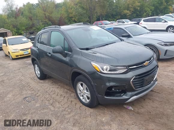 ✅ 2020 Chevrolet Trax LT • VIN: 3GNCJPSB9LL198531 • Lot: 43251338. Wystawiony na IAAI z przebiegiem 23 732 mil. Bezpłatny archiwum sprzedaży aukcyjnych z USA i szczegółowy raport historii pojazdu na DreamBid. Zdjęcie 1.
