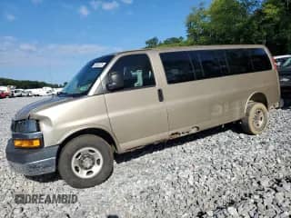2007 Chevrolet Express Passenger с VIN 1GAHG39U671156658, выставлен на аукционе Copart как лот 59565575 с пробегом 158 012 миль миль и Списание • Salvage title. История ставок и продаж доступна на DreamBid. Изображение 1.