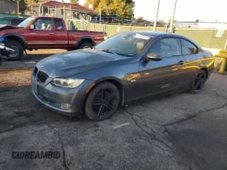 2007 BMW 3 Series 328xi с VIN WBAWC33557PD05568, выставлен на аукционе Copart как лот 82154725 с пробегом 189 758 миль миль и Списание • Salvage title. История ставок и продаж доступна на DreamBid. Изображение 1.