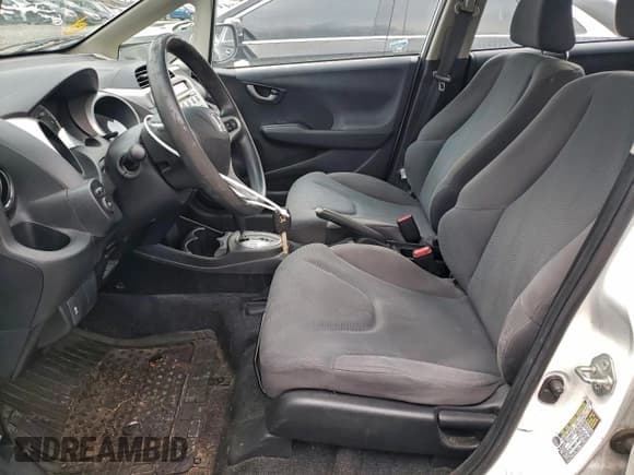 ✅ 2012 Honda Fit • VIN: JHMGE8H30CC040948 • Lot: 93565975. Wystawiony na Copart z przebiegiem 213 507 mil. Bezpłatny archiwum sprzedaży aukcyjnych z USA i szczegółowy raport historii pojazdu na DreamBid. Zdjęcie 7.