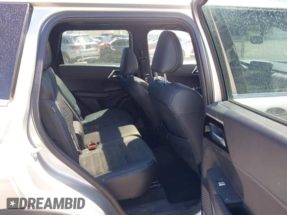 ✅ 2022 Mitsubishi Outlander SE • VIN: JA4J3UA84NZ078642 • Lot: 43045693. Listed on IAAI with 52,929 mi. Free auction sales archive from the USA and detailed vehicle history report at DreamBid. Image 8.