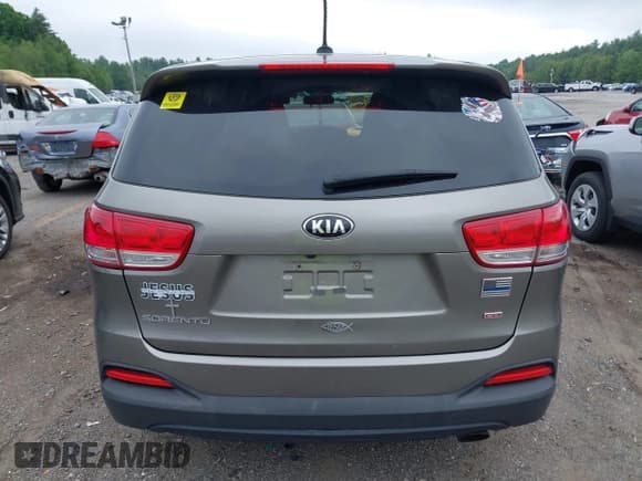 ✅ 2018 Kia Sorento LX • VIN: 5XYPG4A30JG430696 • Лот: 42461019. Опубликован ранее на IAAI с пробегом Не указан. Бесплатный доступ к архиву аукционных продаж из США и подробный отчёт об истории автомобиля на DreamBid. Изображение 16.