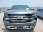 2019 Chevrolet Silverado 1500 High Country z VIN 3GCUYHED6KG169118, wystawiony jako IAAI lot #39540984 z przebiegiem 107 356 mil mil oraz . Historia ofert i sprzedaży dostępna na DreamBid. Obrazek 12.