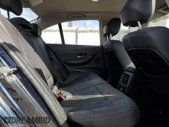 ✅ 2014 BMW 3 Series 328i • VIN: WBA3C1C52EK106105 • Lot: 86253655. Listed on Copart with 149,402 mi. Free auction sales archive from the USA and detailed vehicle history report at DreamBid. Image 10.