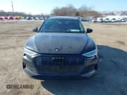 ✅ 2021 Audi e-tron Premium Plus • VIN: WA1LAAGE5MB012022 • Лот: 41458134. Опубликован ранее на IAAI с пробегом 42 137 миль. Бесплатный доступ к архиву аукционных продаж из США и подробный отчёт об истории автомобиля на DreamBid. Изображение 12.