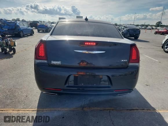 ✅ 2019 Chrysler 300 Touring • VIN: 2C3CCAAG6KH570285 • Lot: 93521805. Listed on Copart with 123,872 mi. Free auction sales archive from the USA and detailed vehicle history report at DreamBid. Image 6.