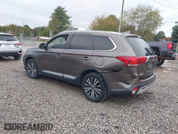 ✅ 2019 Mitsubishi Outlander SE • VIN: JA4AD3A34KZ047558 • Лот: 43545324. Опубликован ранее на IAAI с пробегом 101 276 миль. Бесплатный доступ к архиву аукционных продаж из США и подробный отчёт об истории автомобиля на DreamBid. Изображение 3.