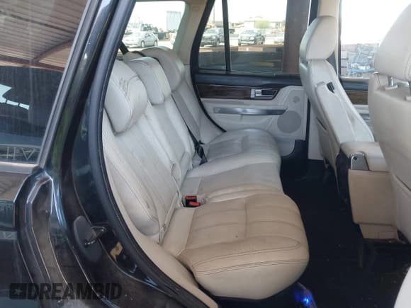 ✅ 2013 Land Rover Range Rover Sport HSE Lux • VIN: SALSK2D43DA778331 • Lot: 42554459. Listed on IAAI with 172,249 mi. Free auction sales archive from the USA and detailed vehicle history report at DreamBid. Image 8.