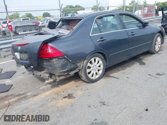 ✅ 2006 Honda Accord EX-L • VIN: 1HGCM66526A016762 • Lot: 43036069. Listed on IAAI with 187,730 mi. Free auction sales archive from the USA and detailed vehicle history report at DreamBid. Image 4.