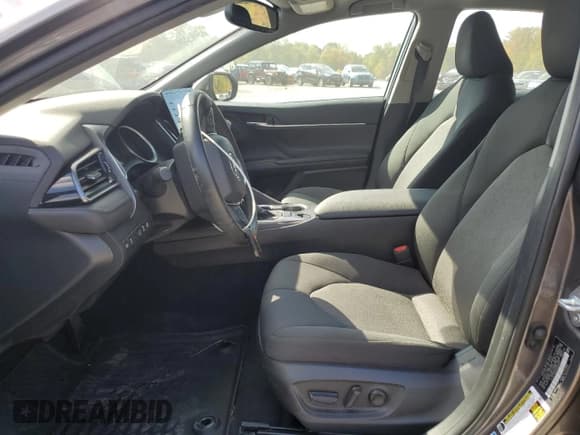 ✅ 2022 Toyota Camry LE • VIN: 4T1R11BK0NU065970 • Lot: 80167425. Listed on Copart with 42,215 mi. Free auction sales archive from the USA and detailed vehicle history report at DreamBid. Image 7.