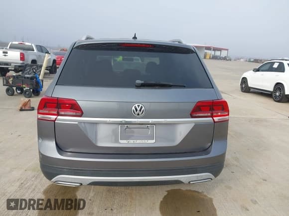 ✅ 2018 Volkswagen Atlas S • VIN: 1V2AP2CA9JC559979 • Lot: 43932041. Wystawiony na IAAI z przebiegiem Nie podano. Bezpłatny archiwum sprzedaży aukcyjnych z USA i szczegółowy raport historii pojazdu na DreamBid. Zdjęcie 16.