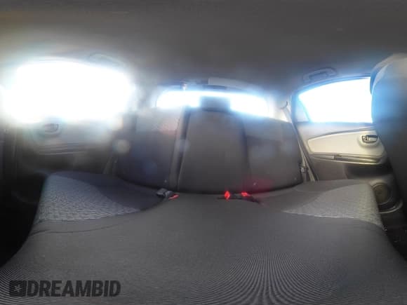 ✅ 2017 Toyota Yaris L • VIN: VNKKTUD3XHA080223 • Лот: 43385003. Опубликован ранее на IAAI с пробегом 232 158 миль. Бесплатный доступ к архиву аукционных продаж из США и подробный отчёт об истории автомобиля на DreamBid. Изображение 18.