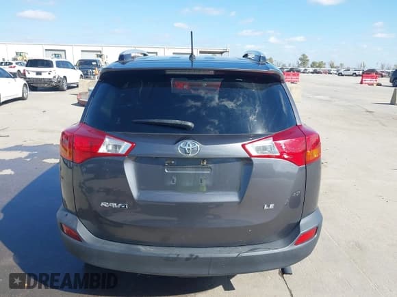 ✅ 2014 Toyota RAV4 LE • VIN: JTMZFREV8EJ002465 • Lot: 43639247. Wystawiony na IAAI z przebiegiem 137 363 mil. Bezpłatny archiwum sprzedaży aukcyjnych z USA i szczegółowy raport historii pojazdu na DreamBid. Zdjęcie 17.