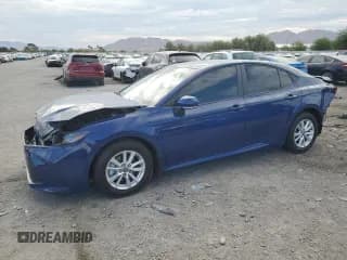 ✅ 2025 Toyota Camry LE • VIN: 4T1DAACK3SU163881 • Лот: 82405785. Опубликован ранее на Copart с пробегом 5 660 миль. Бесплатный доступ к архиву аукционных продаж из США и подробный отчёт об истории автомобиля на DreamBid. Изображение 1.