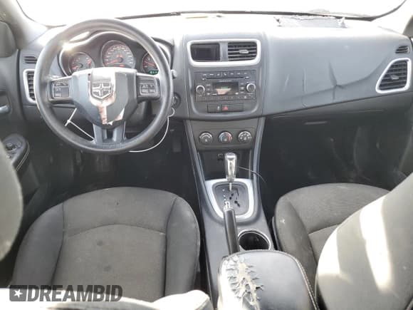 ✅ 2014 Dodge Avenger SE • VIN: 1C3CDZAG7EN174910 • Lot: 84032474. Wystawiony na Copart z przebiegiem 119 804 mil. Bezpłatny archiwum sprzedaży aukcyjnych z USA i szczegółowy raport historii pojazdu na DreamBid. Zdjęcie 8.