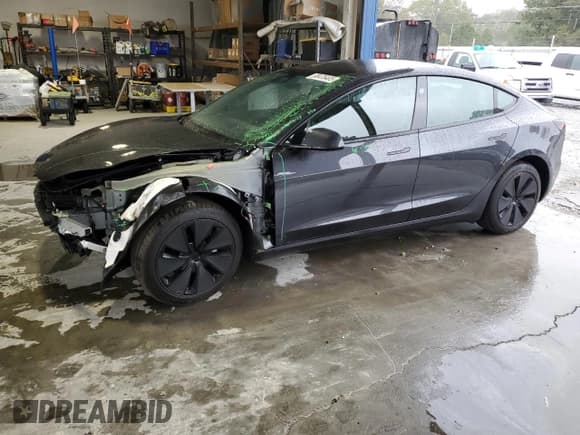 ✅ 2025 Tesla Model 3 Long Range • VIN: 5YJ3E1EAXSF065769 • Lot: 90476405. Listed on Copart with 2,038 mi. Free auction sales archive from the USA and detailed vehicle history report at DreamBid. Image 1.
