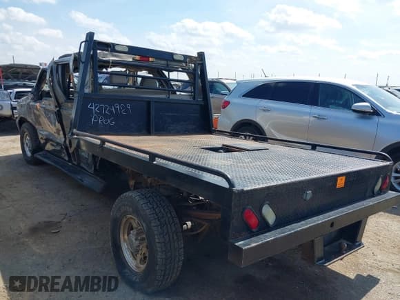 ✅ 2004 Ford F-350 XL • VIN: 1FTSW31P04EB39106 • Лот: 42724929. Опубликован ранее на IAAI с пробегом 233 676 миль. Бесплатный доступ к архиву аукционных продаж из США и подробный отчёт об истории автомобиля на DreamBid. Изображение 3.